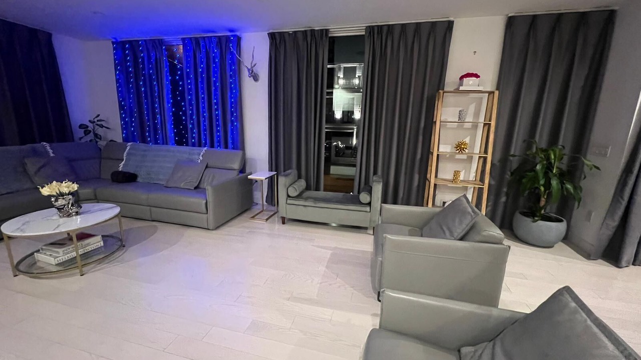 Photo of Livingroom in Edgewater