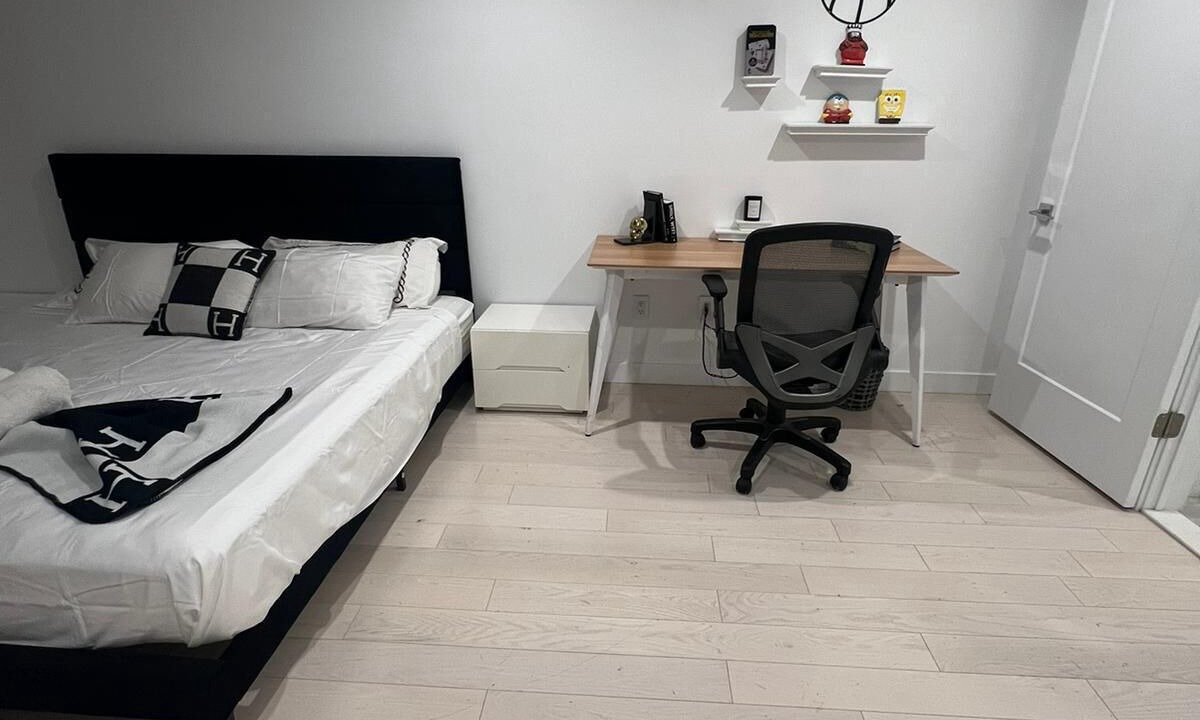 Photo of Bedroom in Edgewater