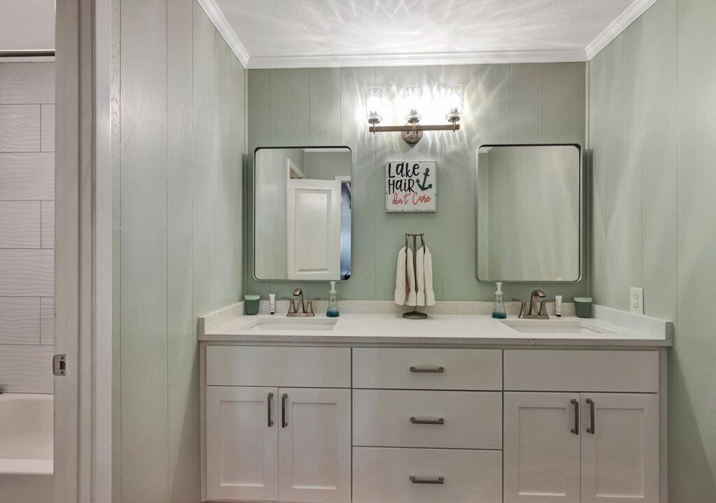 Photo of Bathroom in Etoile