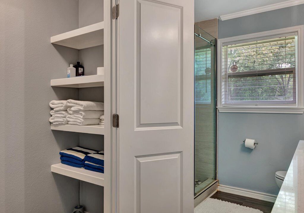 Photo of Bathroom in Etoile