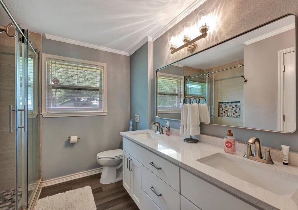 Photo of Bathroom in Etoile