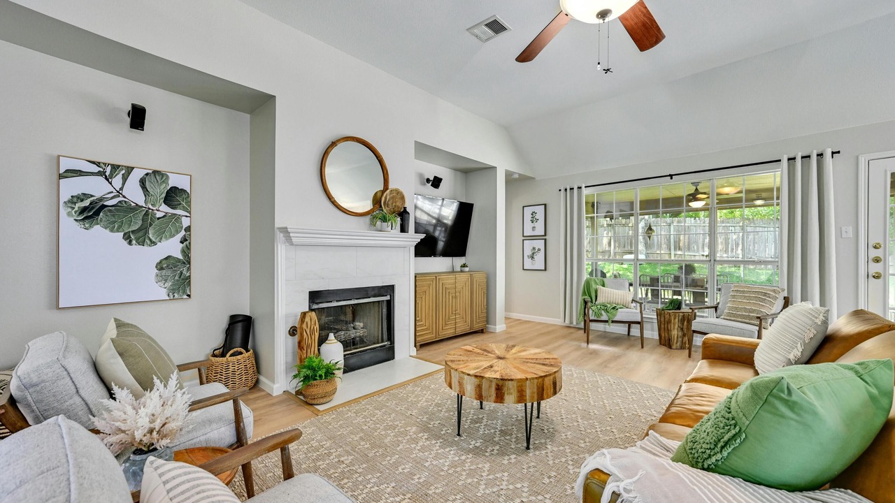 Photo of Livingroom in Wells Branch