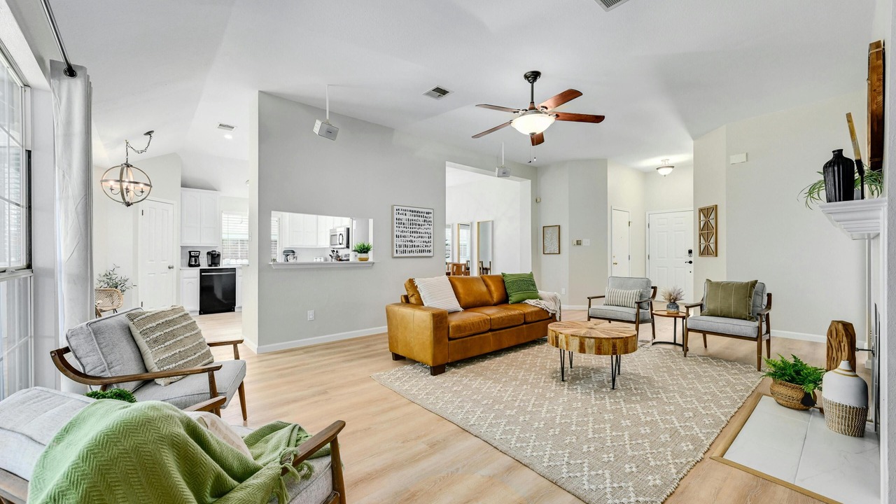 Photo of Livingroom in Wells Branch