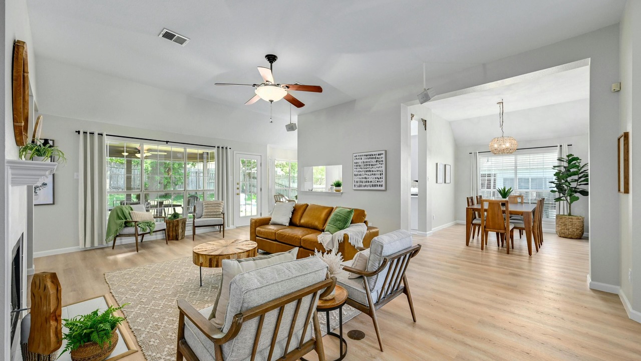 Photo of Livingroom in Wells Branch