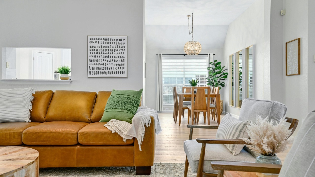 Photo of Livingroom in Wells Branch
