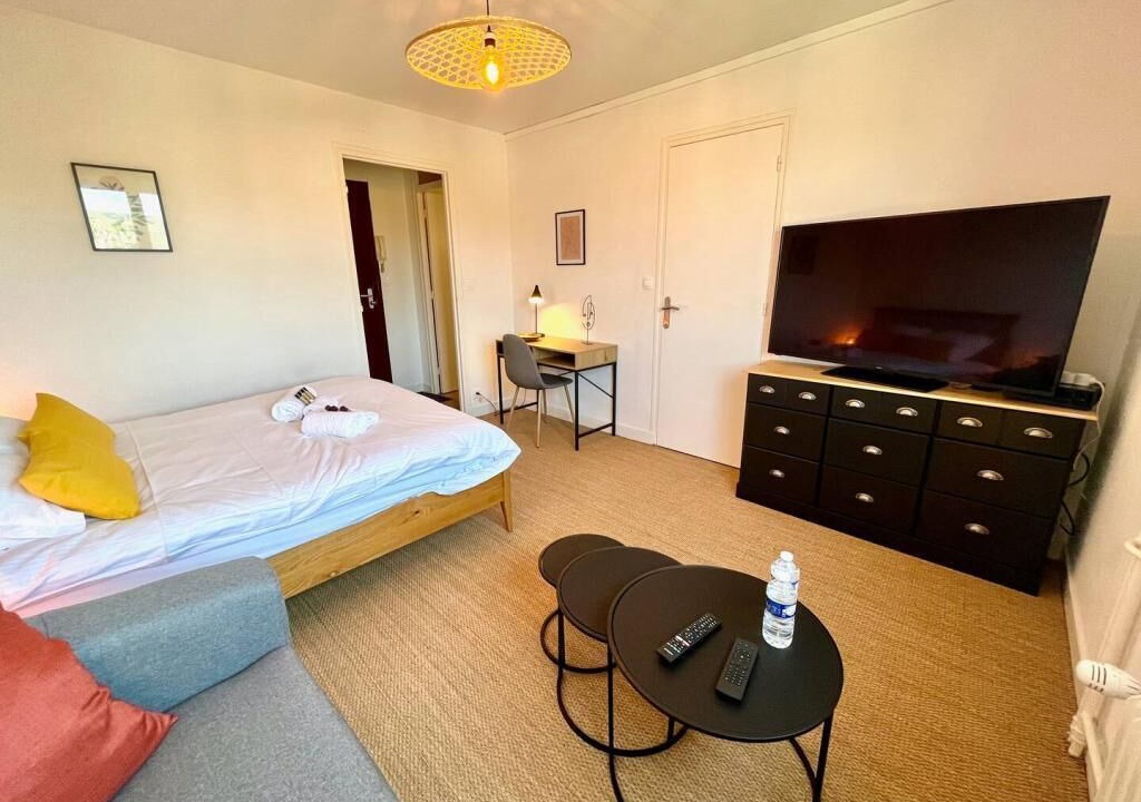 Photo of Bedroom in Saint-Ouen