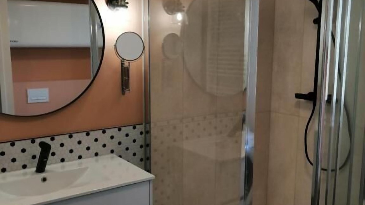 Photo of Bathroom in Douvres-la-Delivrande