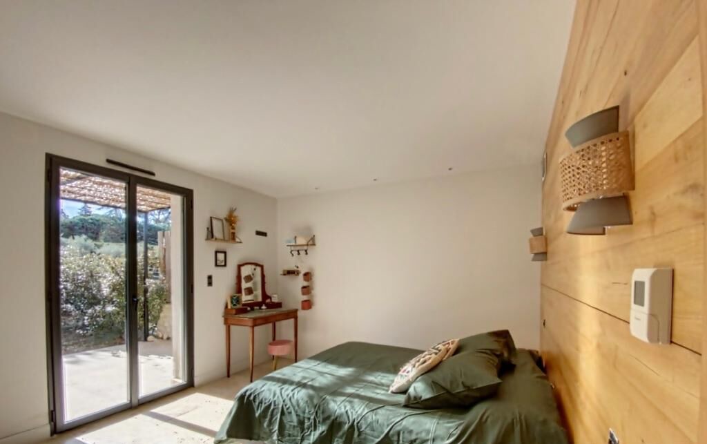 Photo of Bedroom in Eygalieres