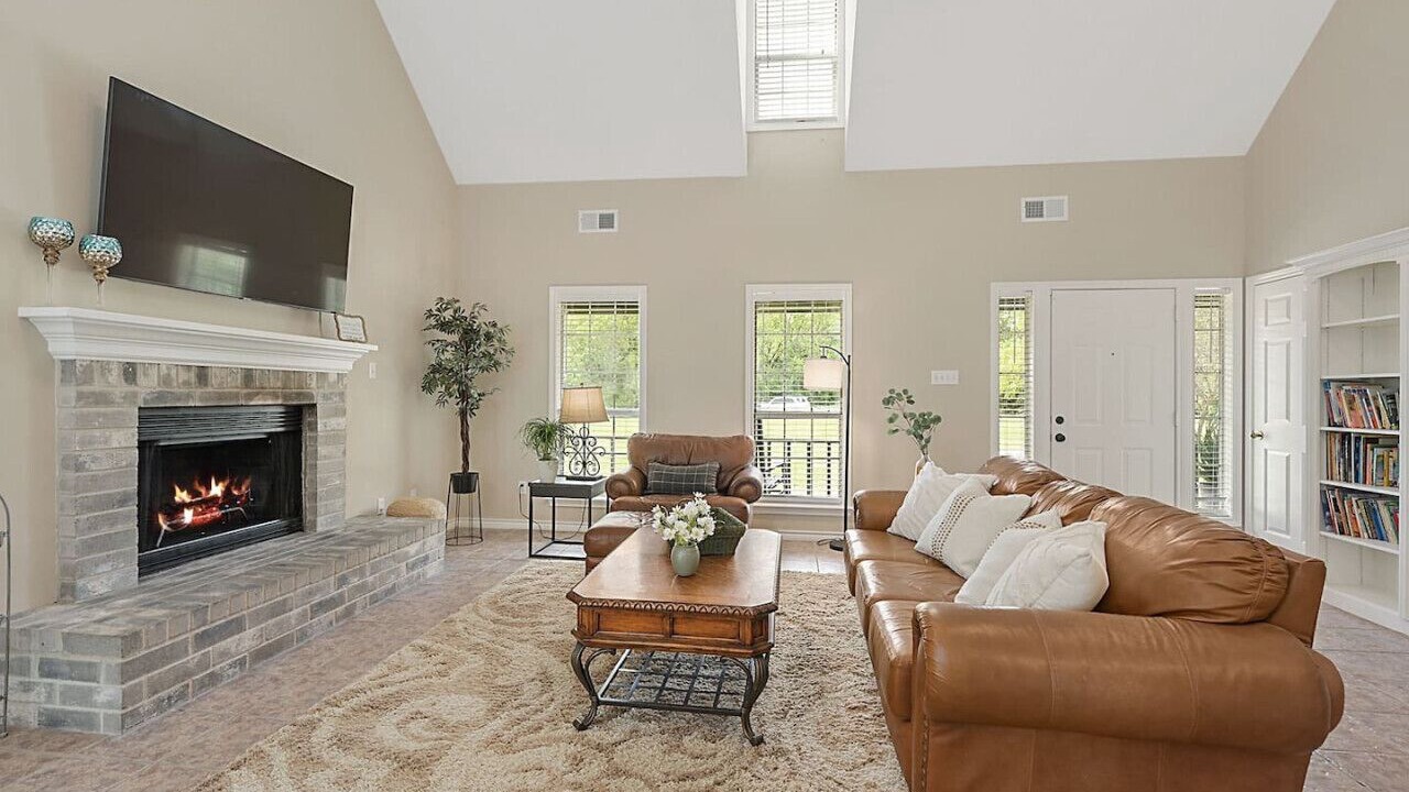 Photo of Livingroom in College Station