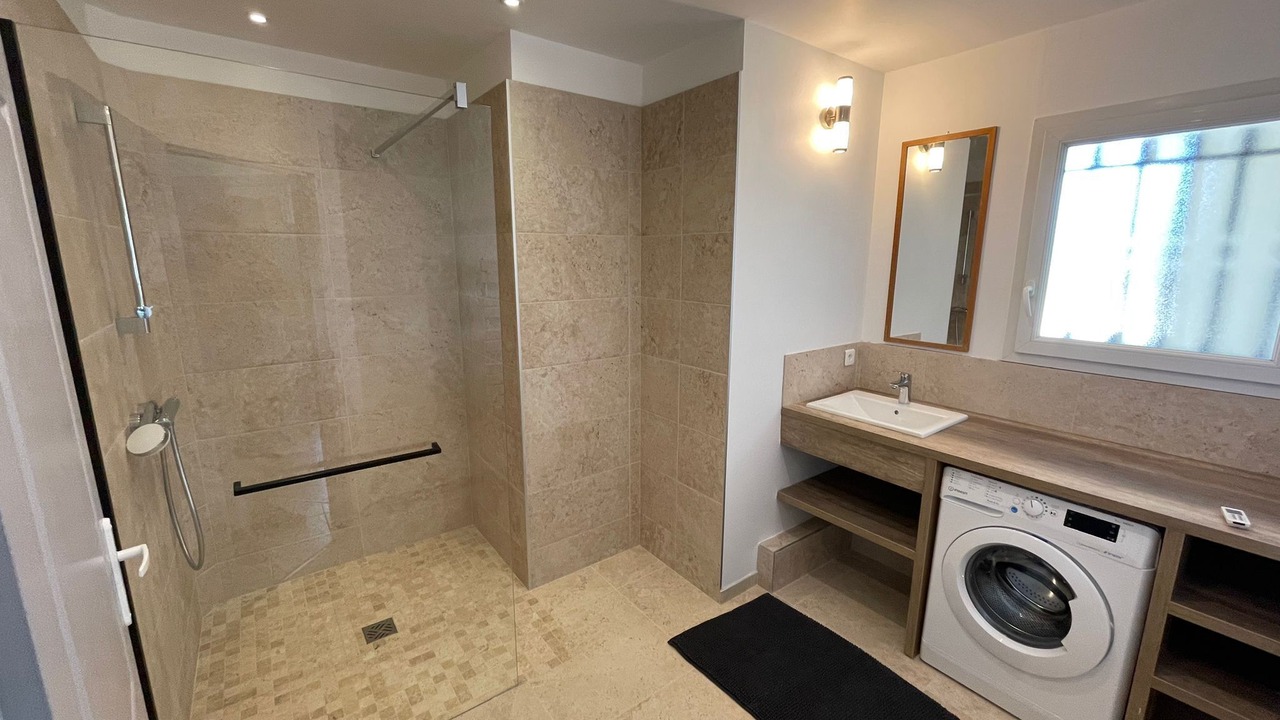 Photo of Bathroom in Saint-Maurice-dʼArdeche