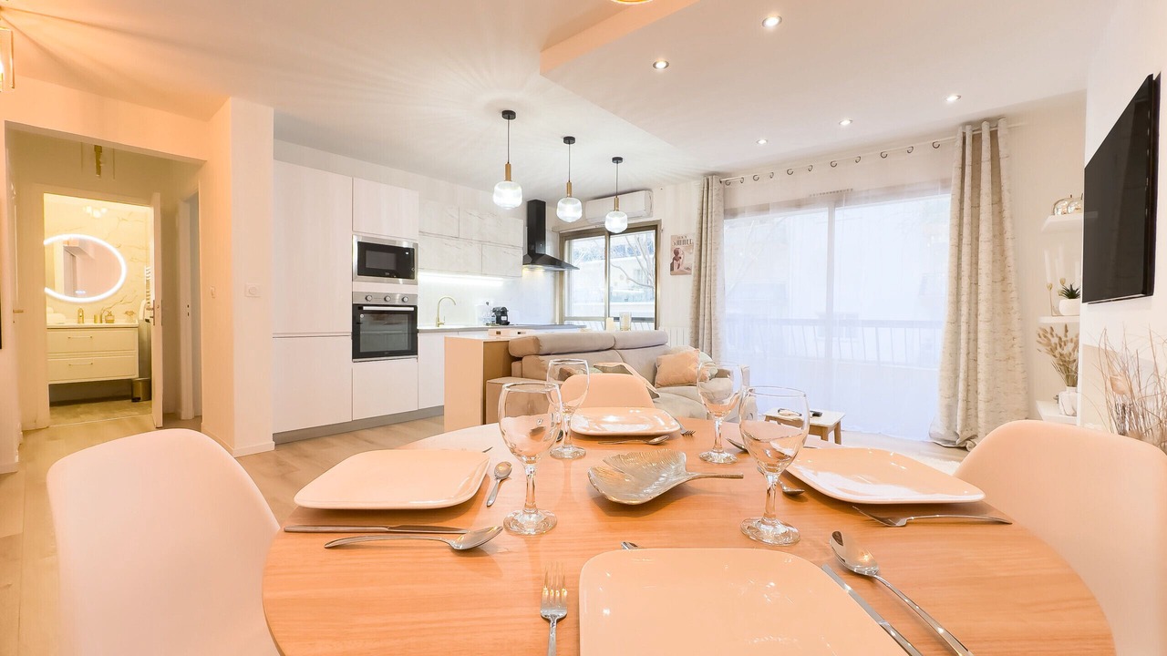 Photo of Others in Cannes