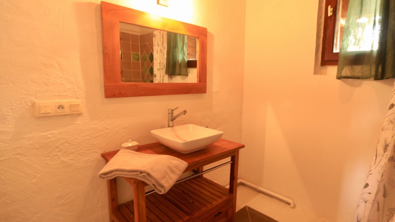 Photo of Bathroom in Roumengoux
