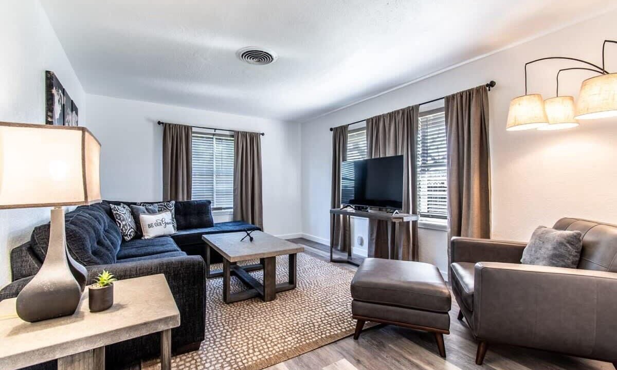 Photo of Livingroom in Bay Area