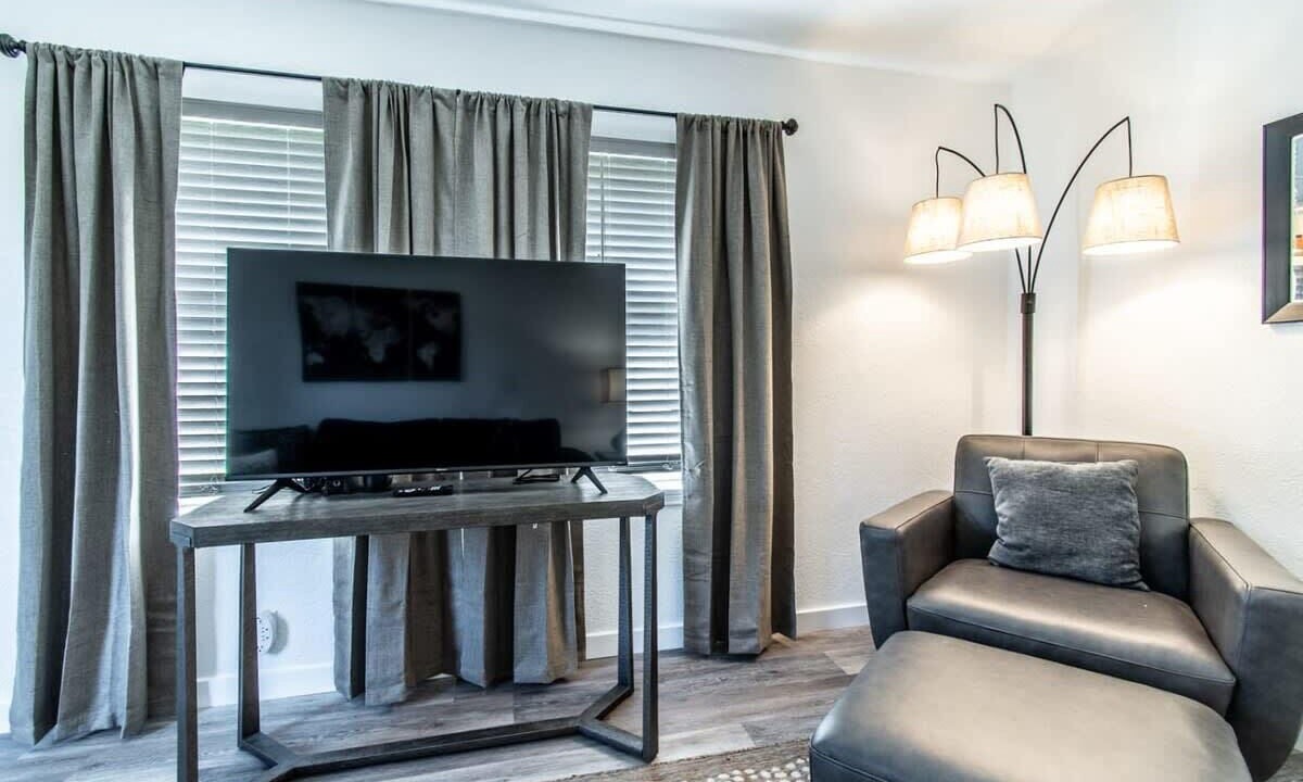 Photo of Livingroom in Bay Area