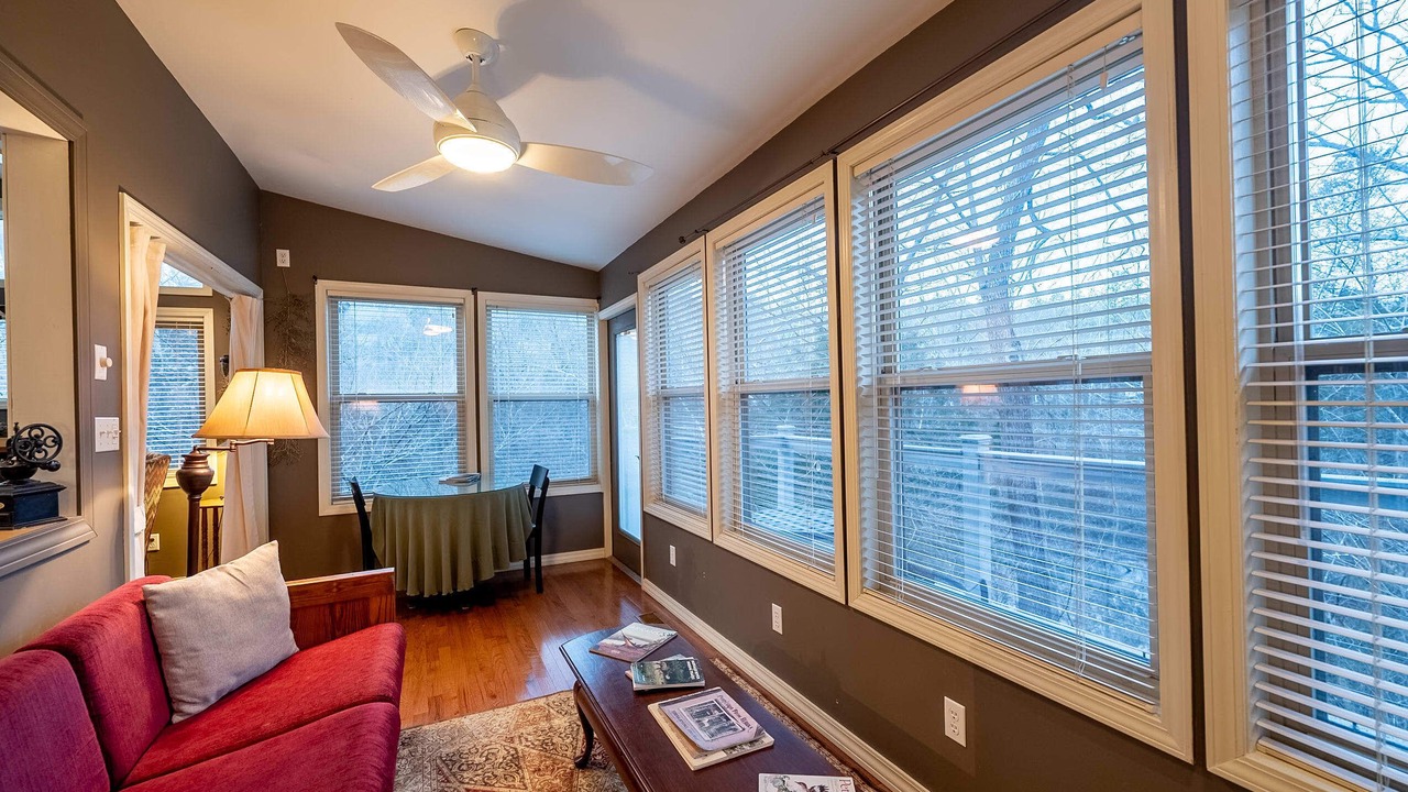 Photo of Livingroom in Eureka Springs