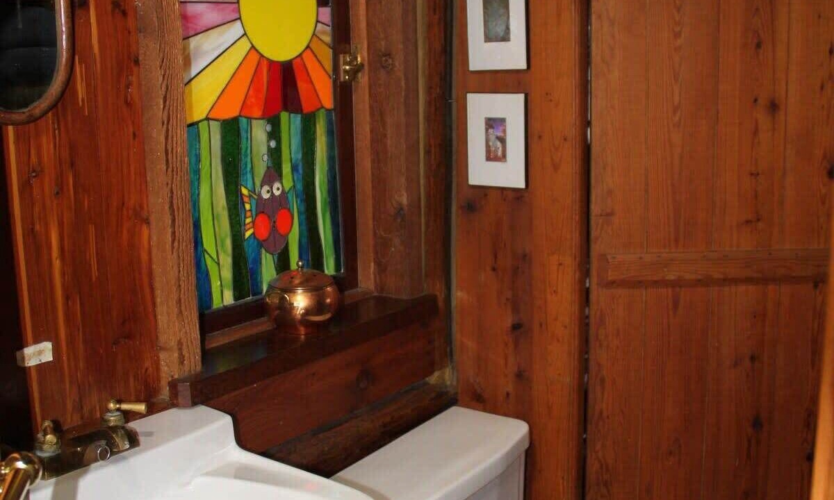 Photo of Bathroom in Eureka Springs