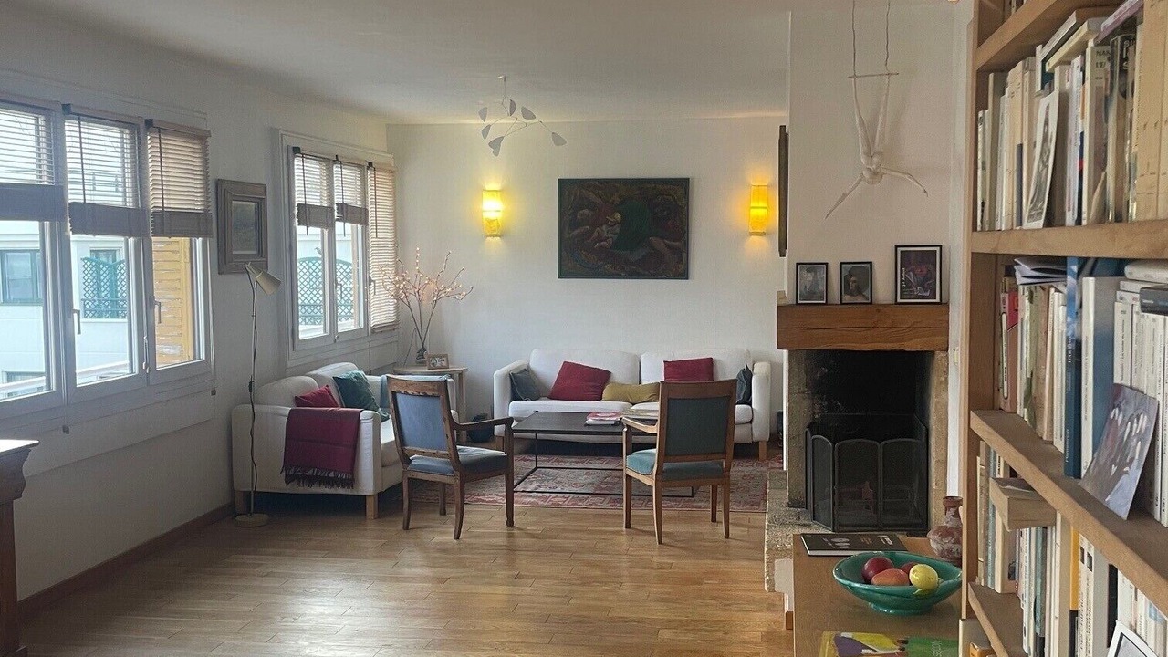 Photo of Livingroom in Republique–Point-du-Jour