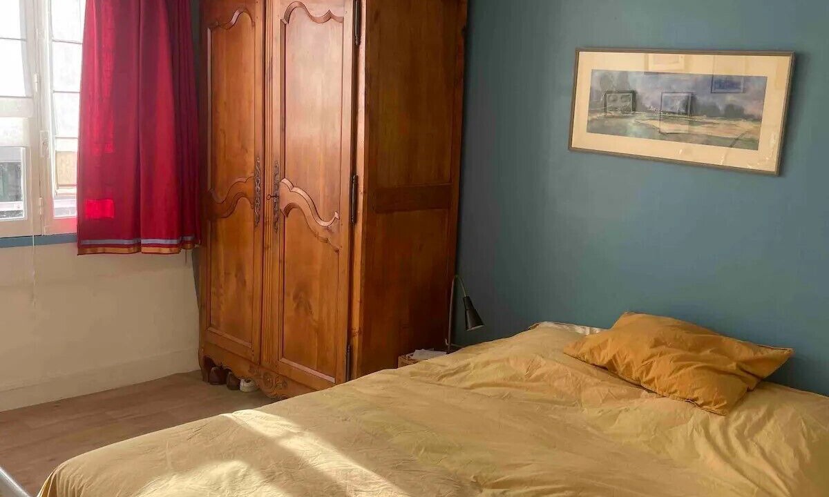 Photo of Bedroom in Republique–Point-du-Jour