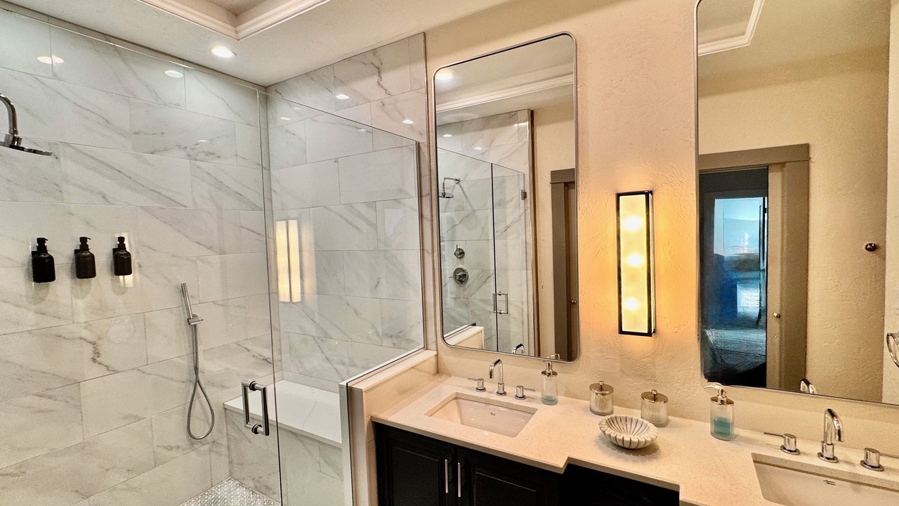 Photo of Bathroom in Roscoe