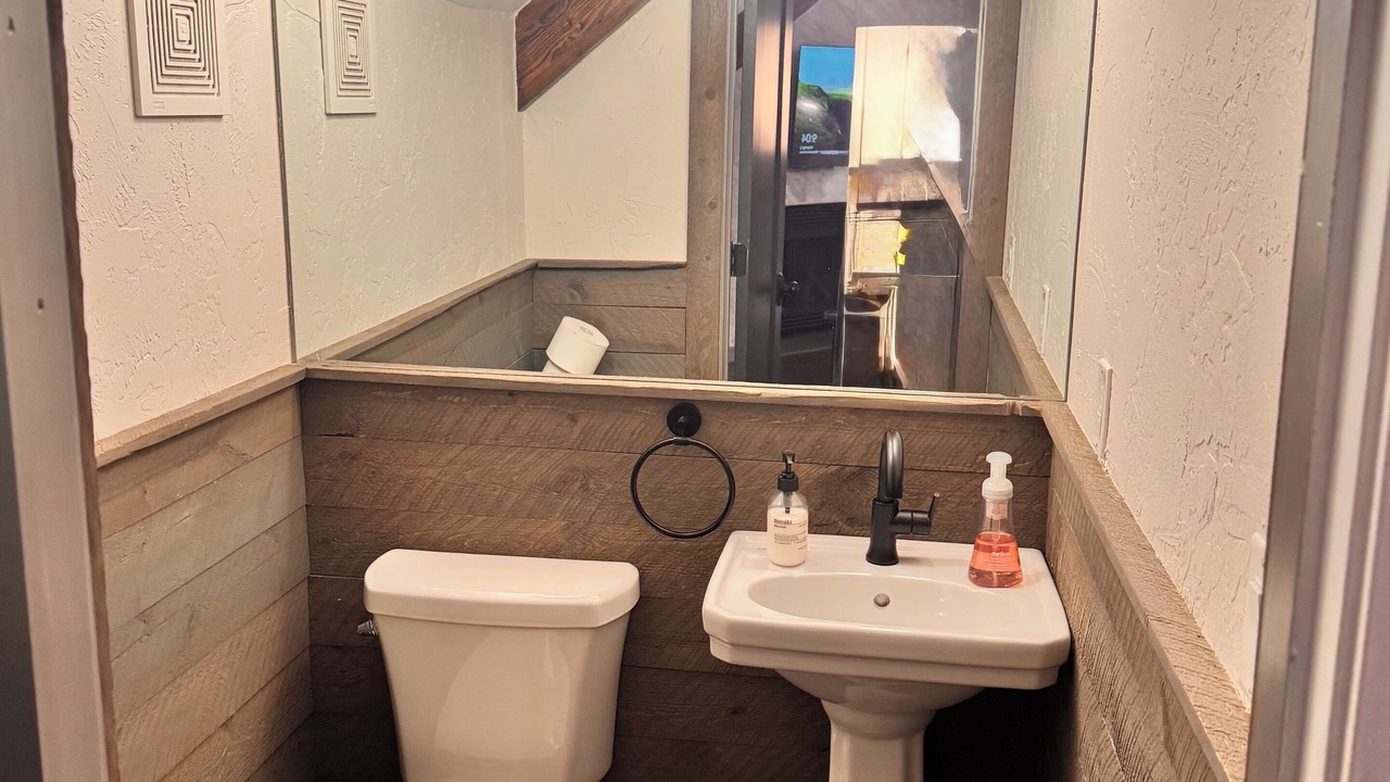 Photo of Bathroom in Roscoe