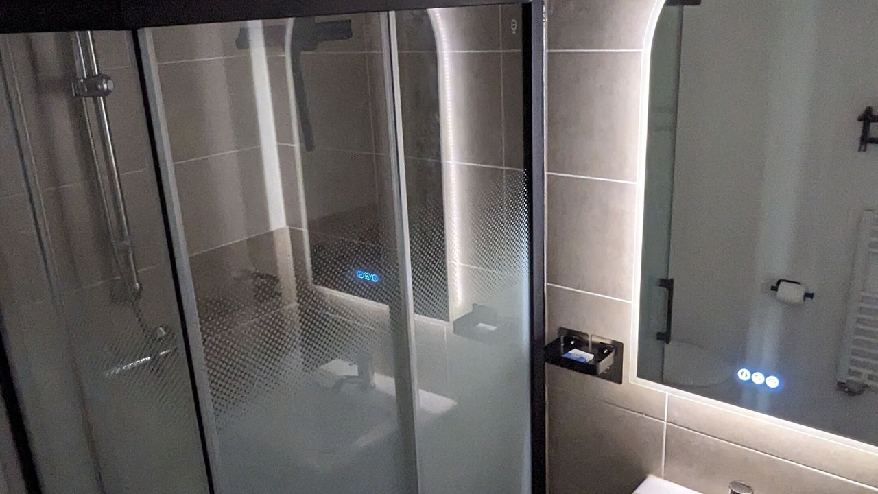 Photo of Bathroom in Saint-Gratien