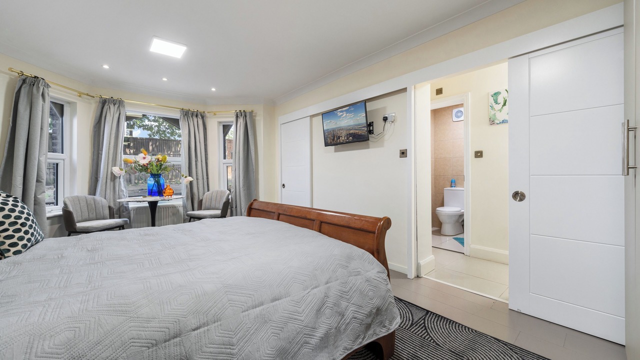 Photo of Bedroom in North Acton