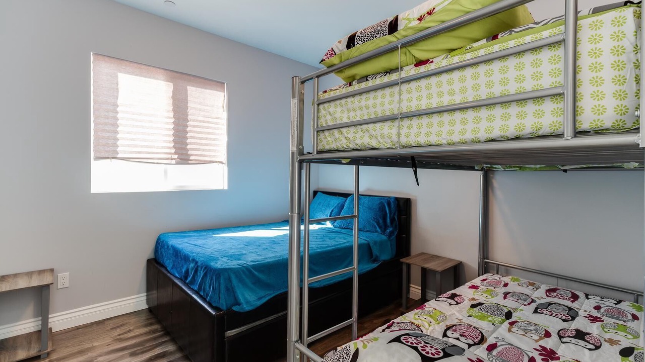 Photo of Bedroom in Lake Balboa