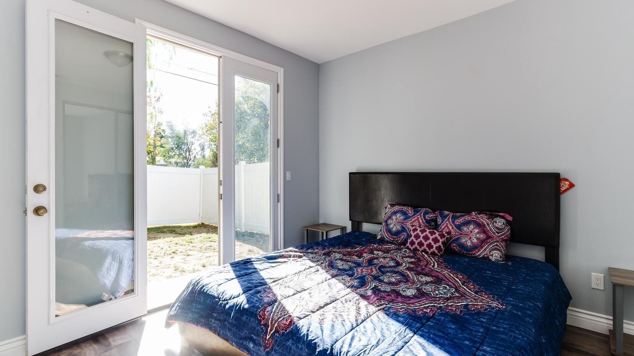 Photo of Bedroom in Lake Balboa