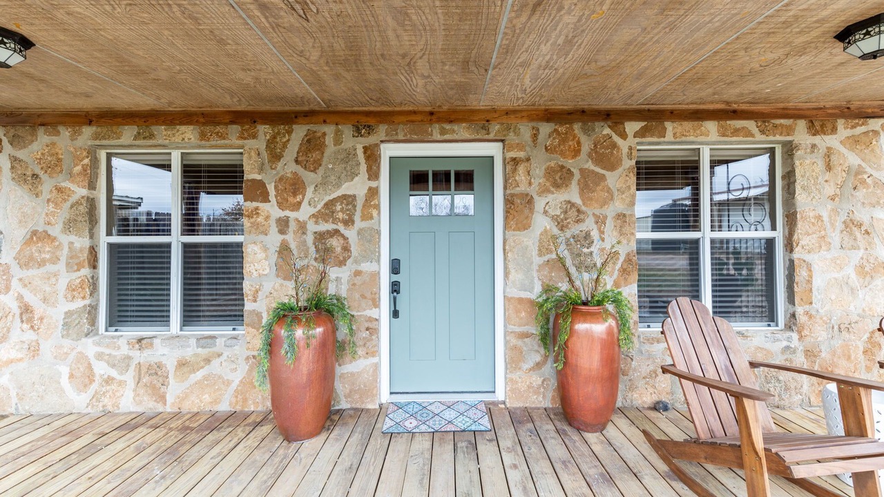 Photo of Patio Balcony in Buchanan Dam