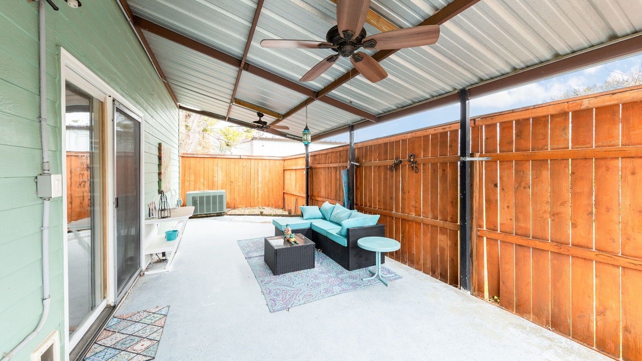 Photo of Patio Balcony in Buchanan Dam