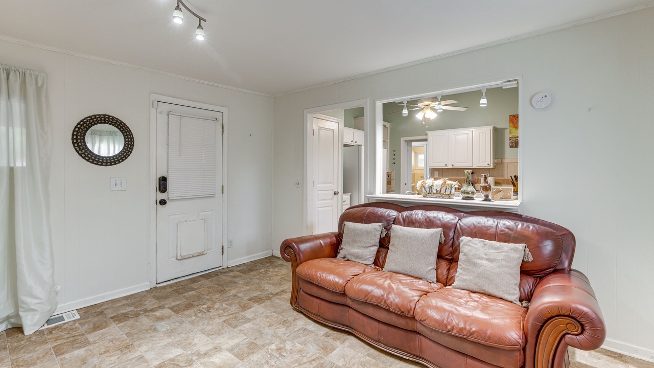 Photo of Livingroom in Crestline Heights