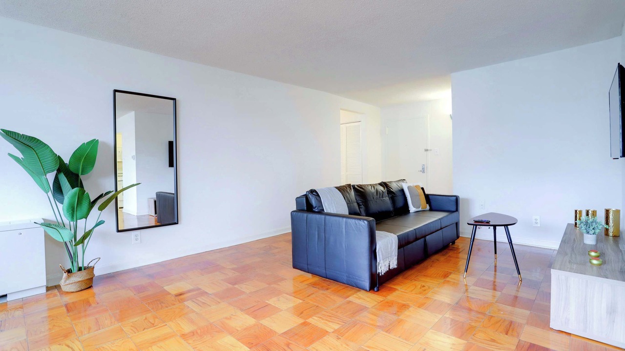 Photo of Livingroom in Crystal City