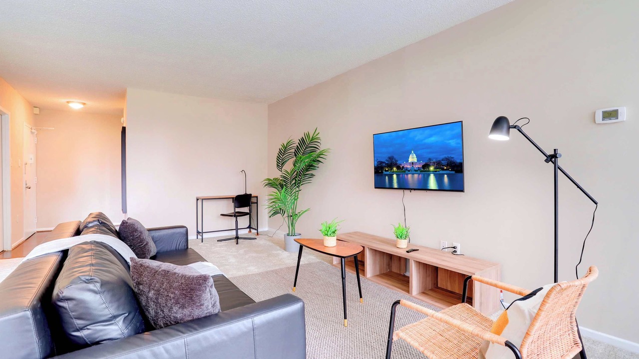 Photo of Livingroom in Crystal City