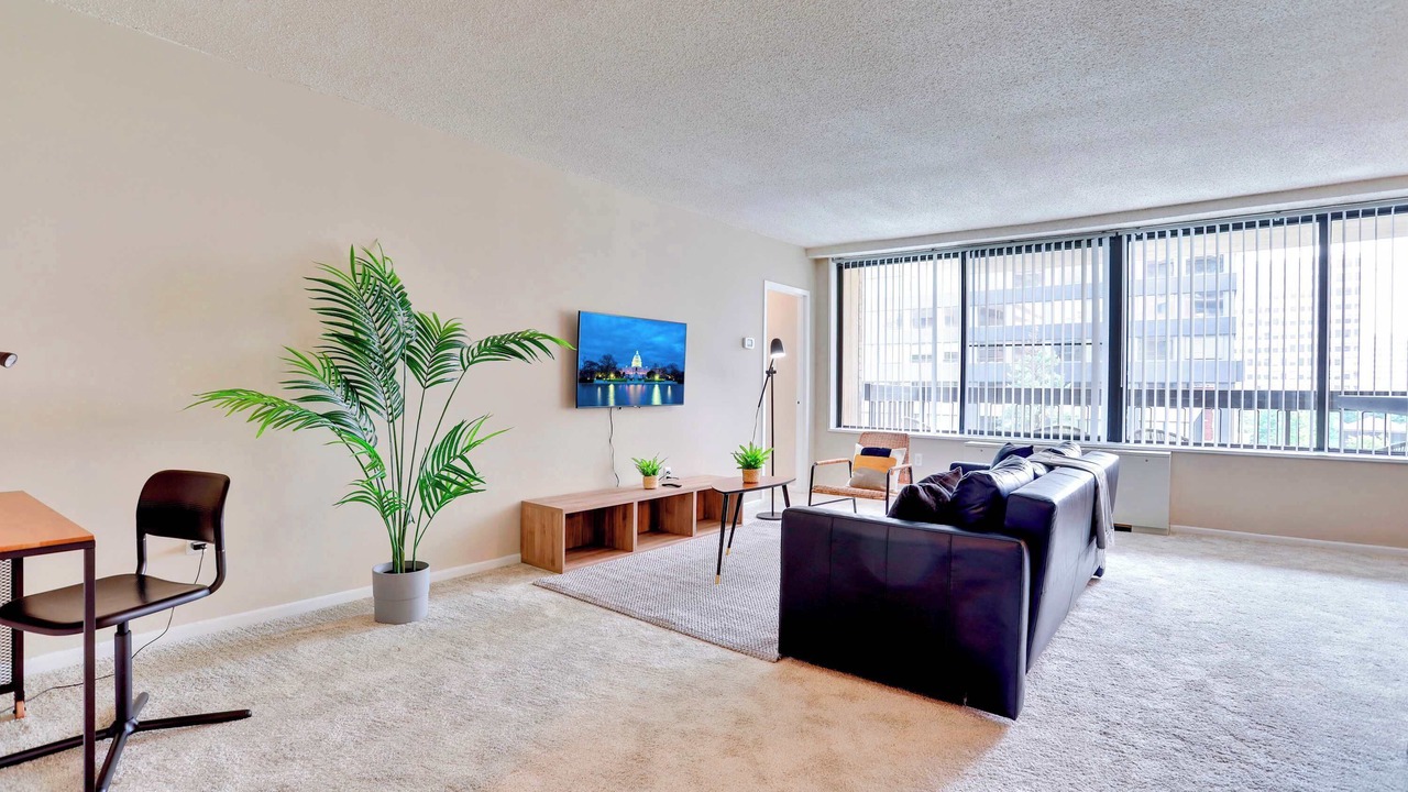 Photo of Livingroom in Crystal City