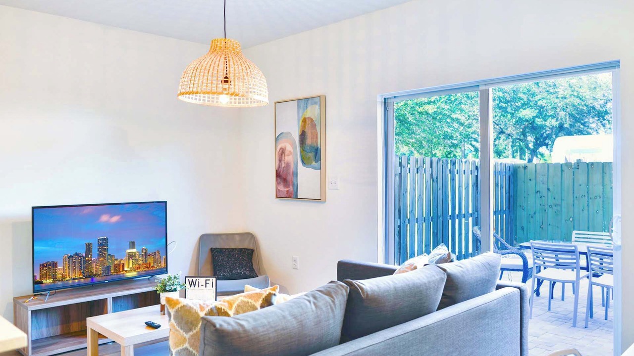 Photo of Livingroom in Golden Glades