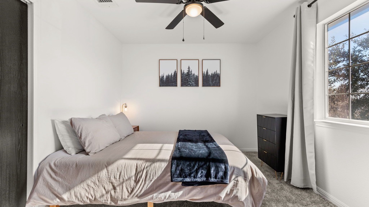 Photo of Bedroom in Kyle