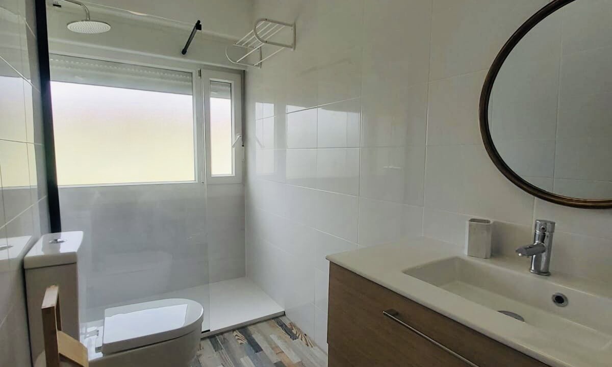 Photo of Bathroom in Saron