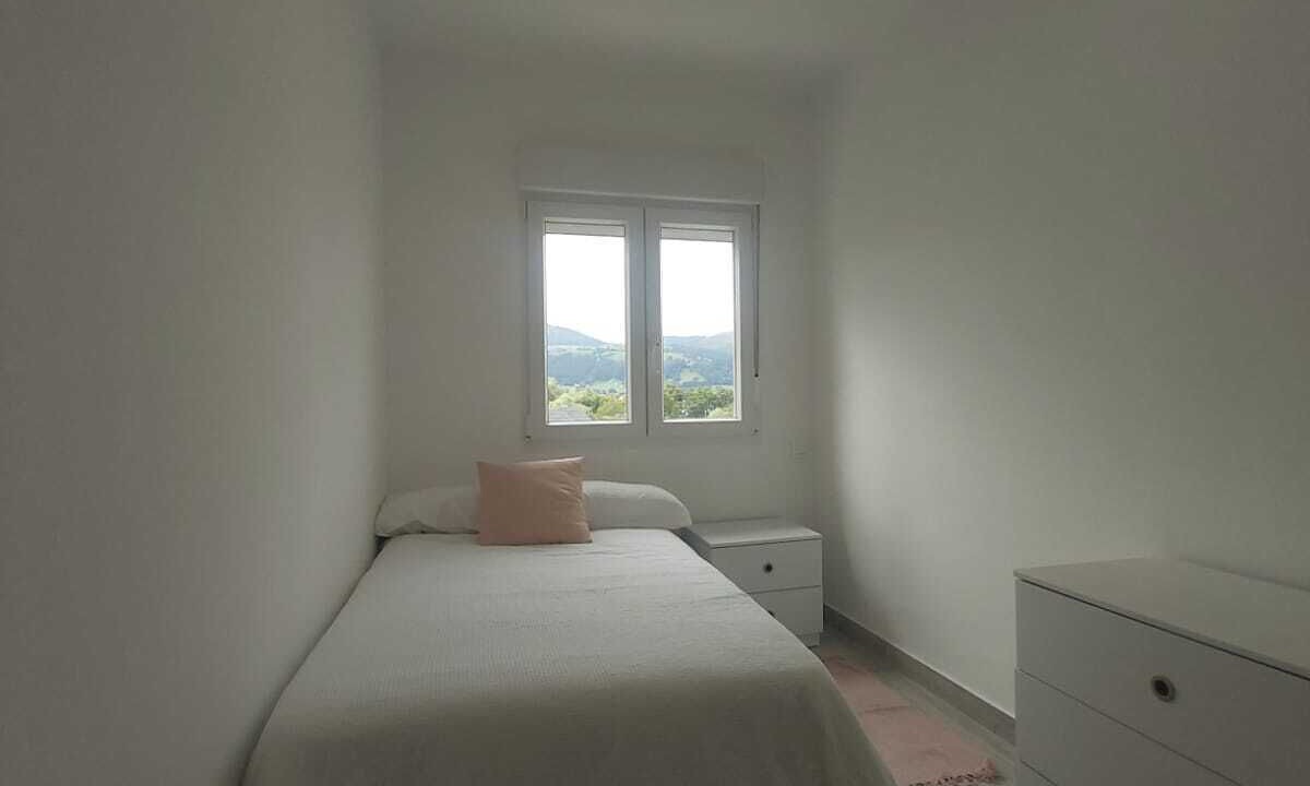 Photo of Bedroom in Saron