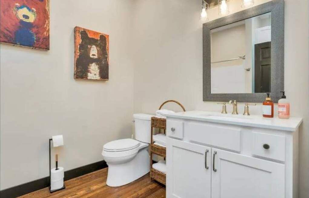 Photo of Bathroom in Cascade