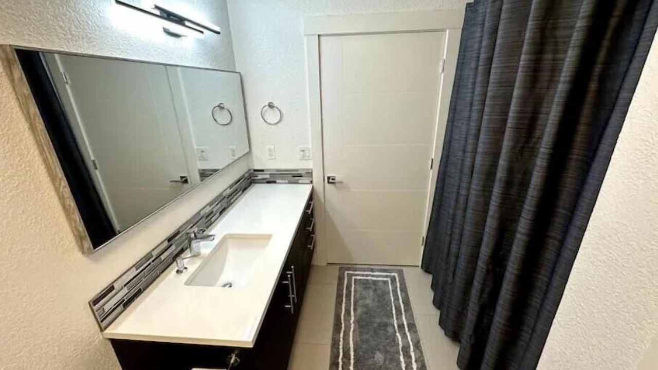 Photo of Bathroom in Lakeland North