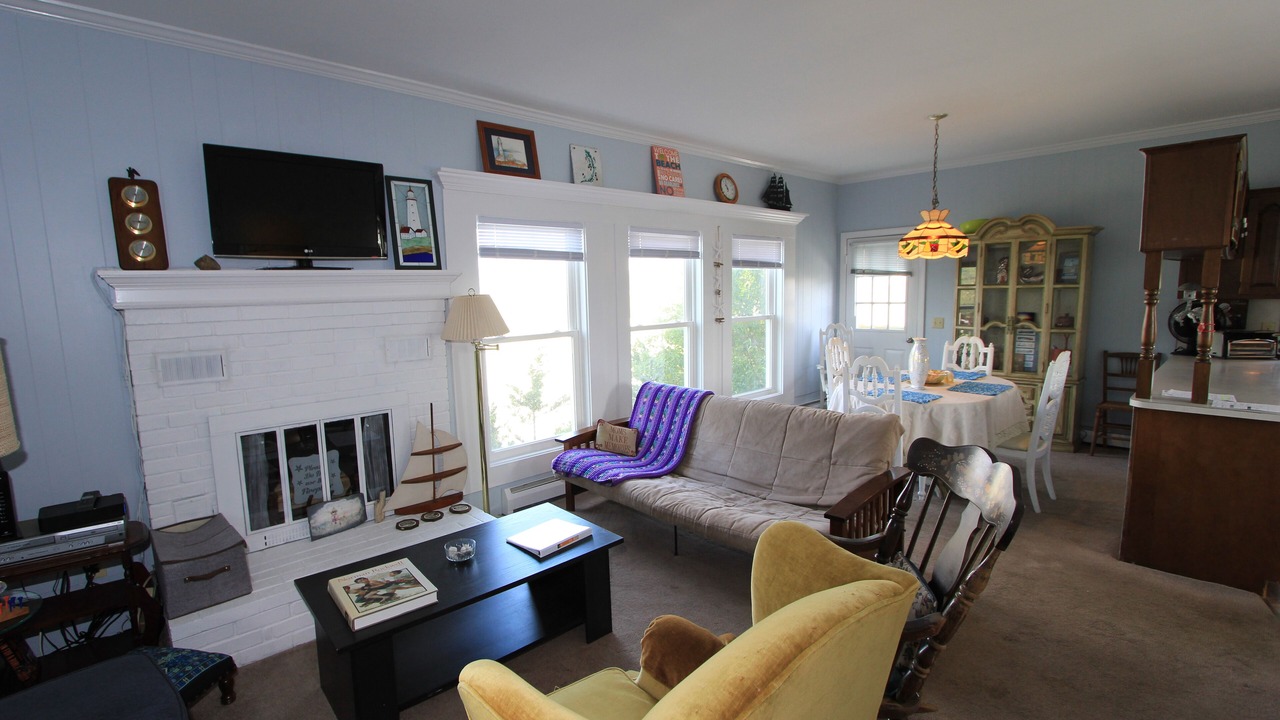 Photo of Livingroom in Sagamore Beach