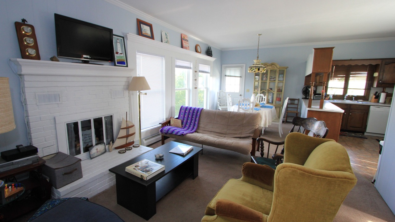 Photo of Livingroom in Sagamore Beach