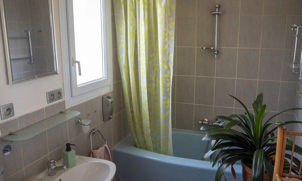 Photo of Bathroom in Saint-Etienne-les-Orgues
