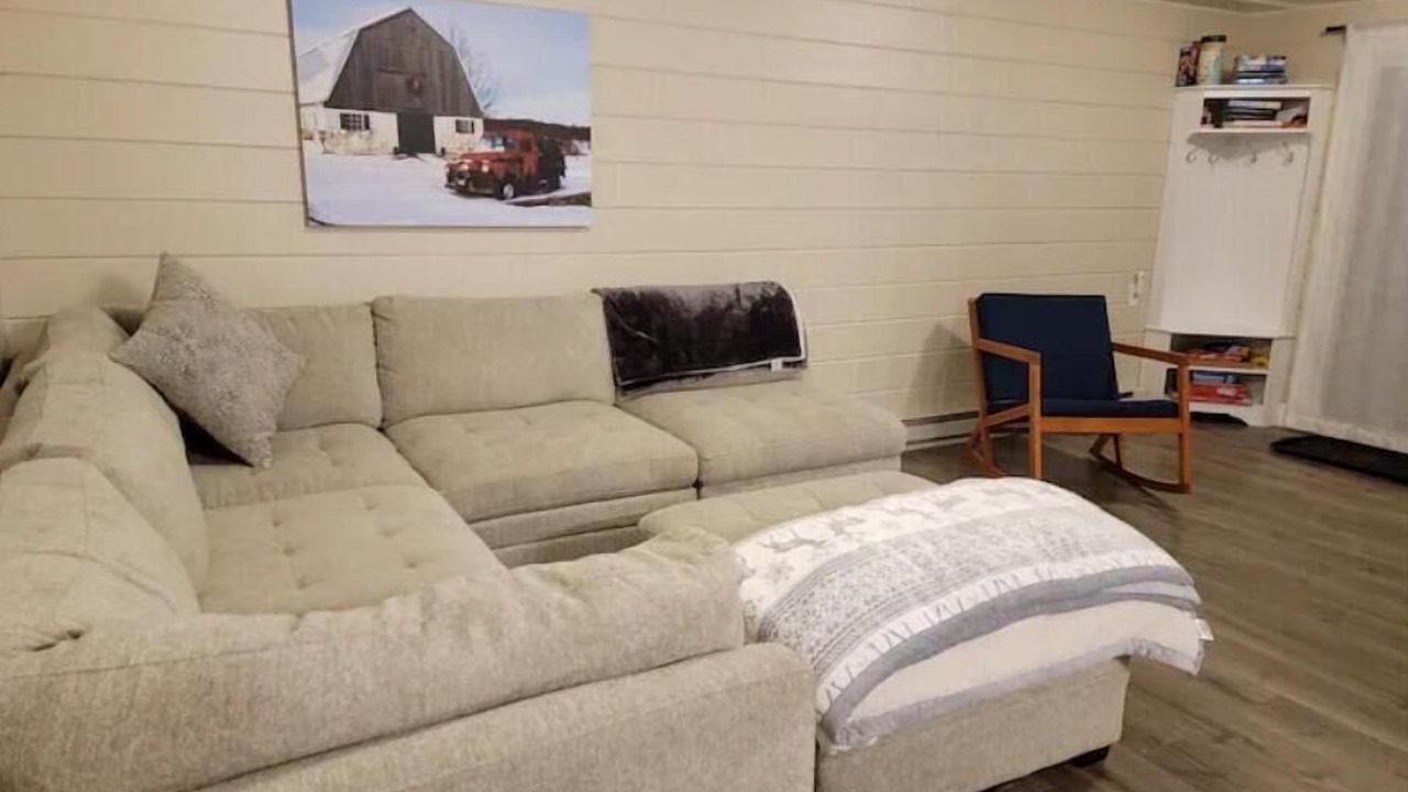 Photo of Livingroom in Thompson