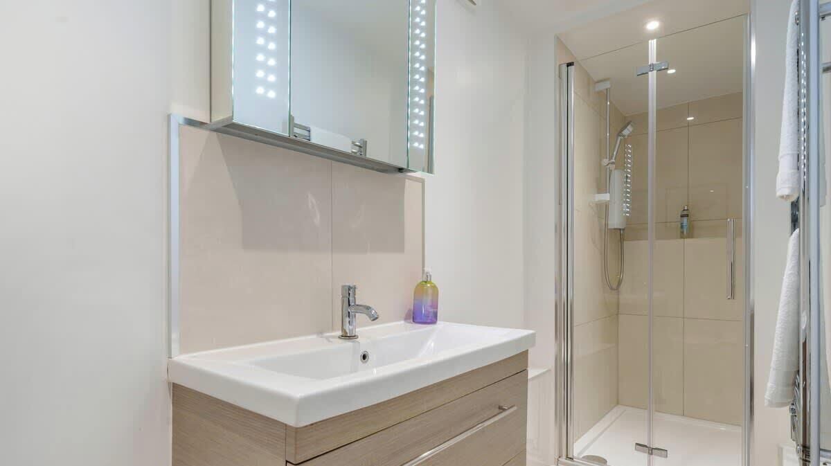 Photo of Bedroom in Windsor City Centre