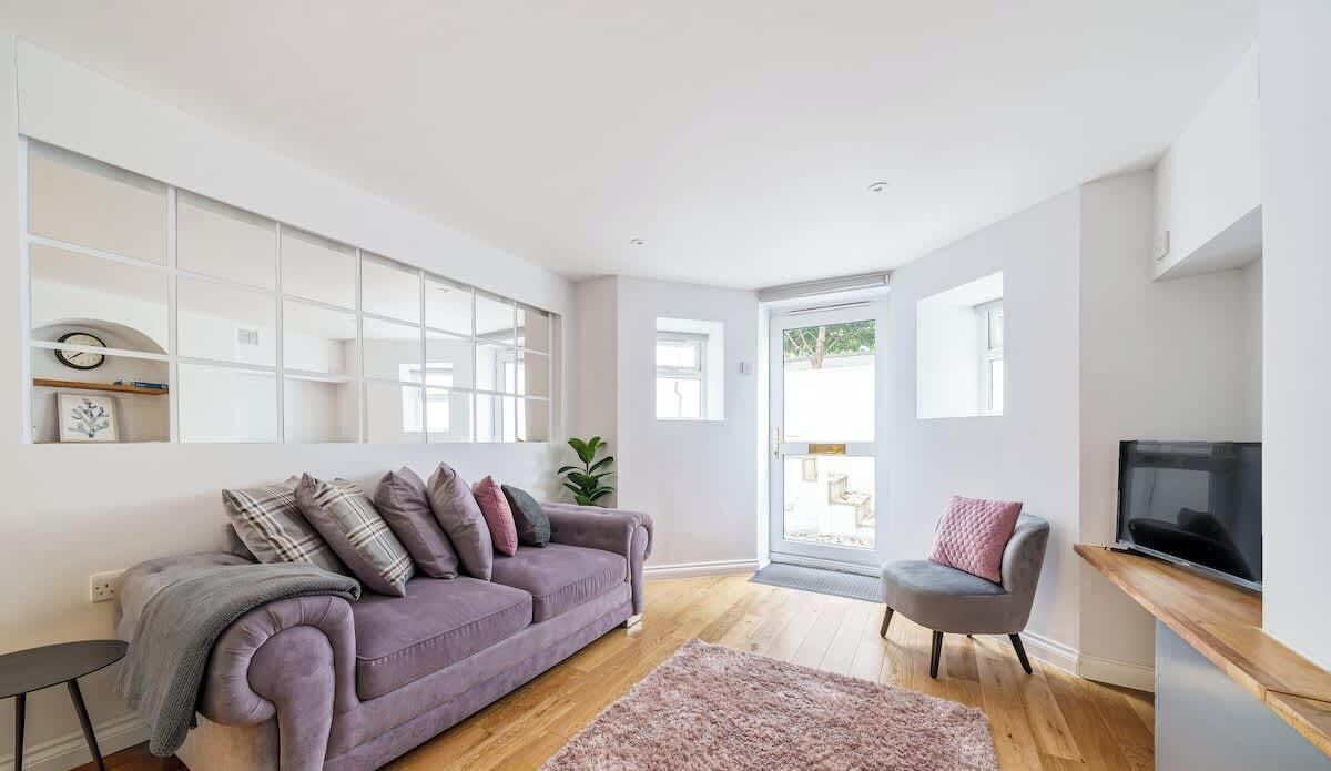 Photo of Livingroom in Windsor City Centre