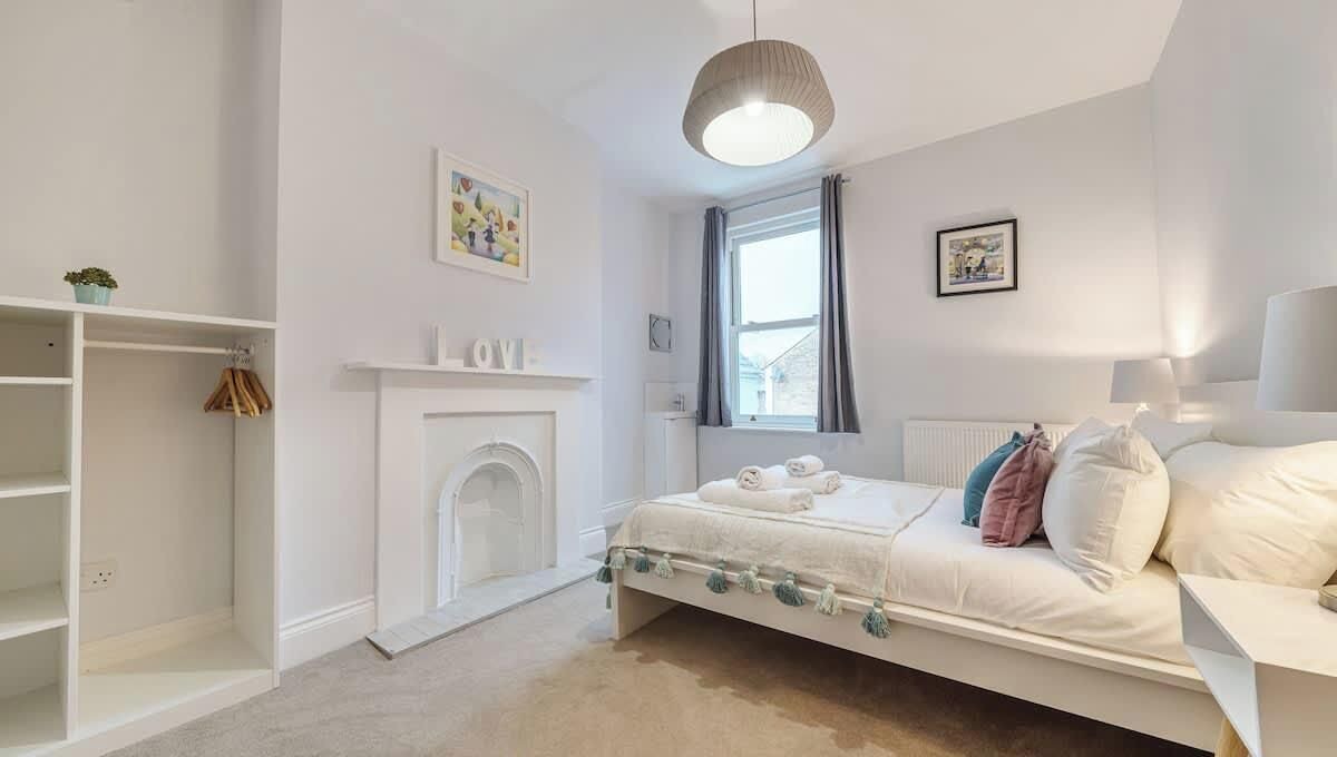 Photo of Bedroom in Windsor City Centre