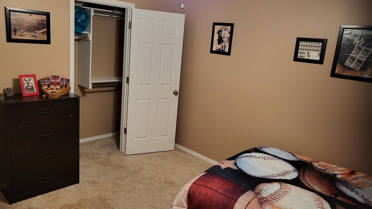 Photo of Bedroom in Enid