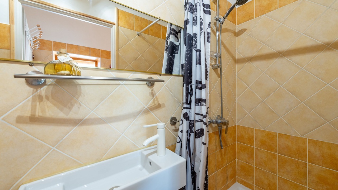 Photo of Bathroom in Travaillan