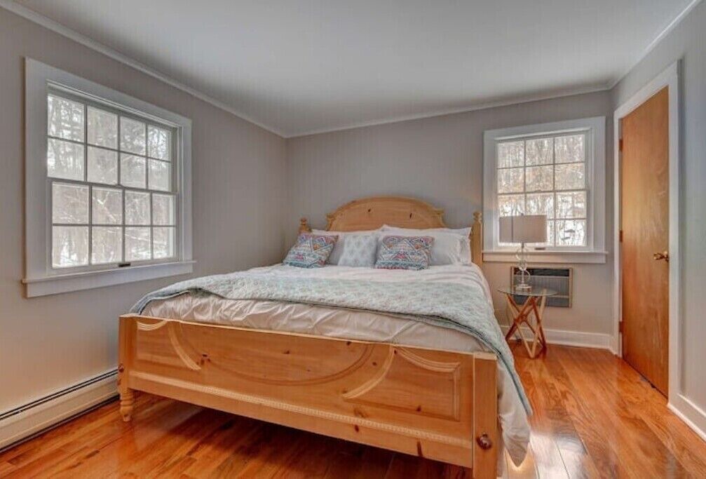 Photo of Bedroom in Becket